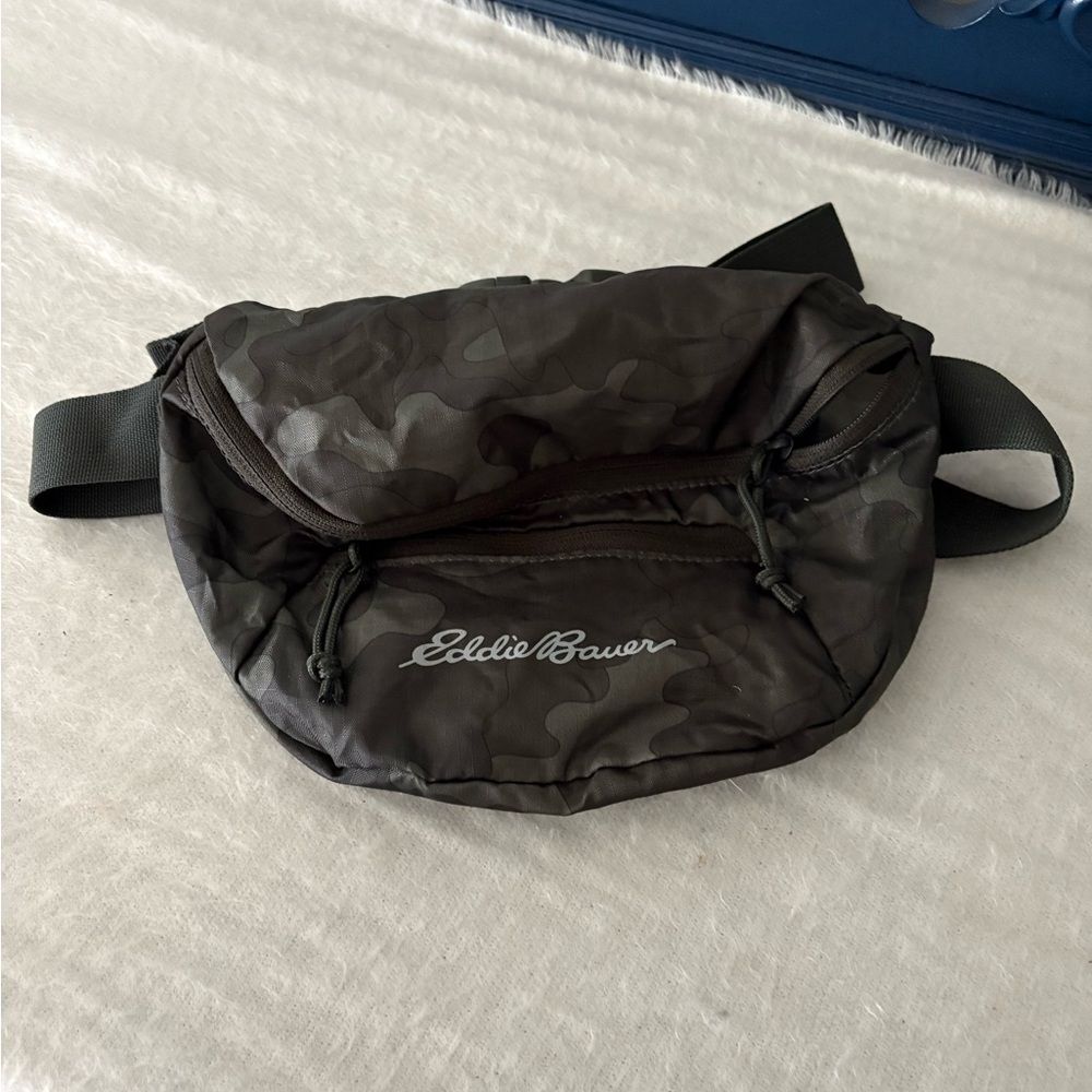 Eddie Bauer Black Camouflage Men's belt Bag Stowaway convertible waist pack